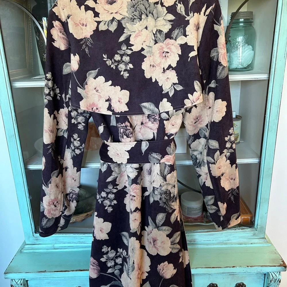 Floral Spring Jacket - Picture 5 of 7